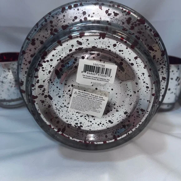 *Discontinued* Yankee Candle Holiday Speckled Silver and Red Candle Holder Set.